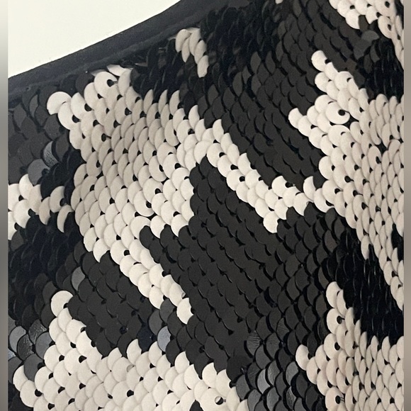 Sequin Black and White Pattern Top (NEW) - Picture 3 of 8